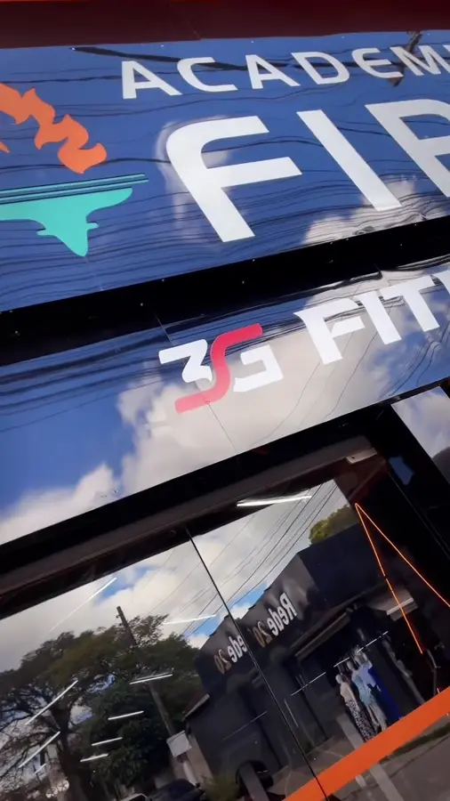 Fachada da Academia Fire